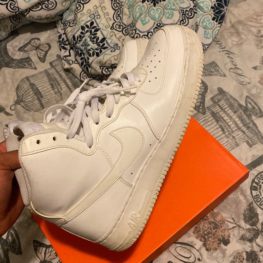 Size 10 high top all white air forces!!